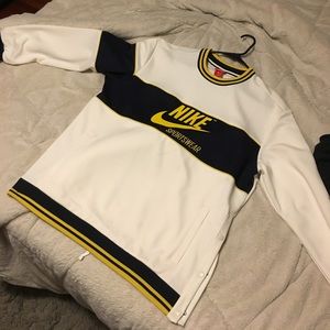 Nike Sportswear 90s Style Crew